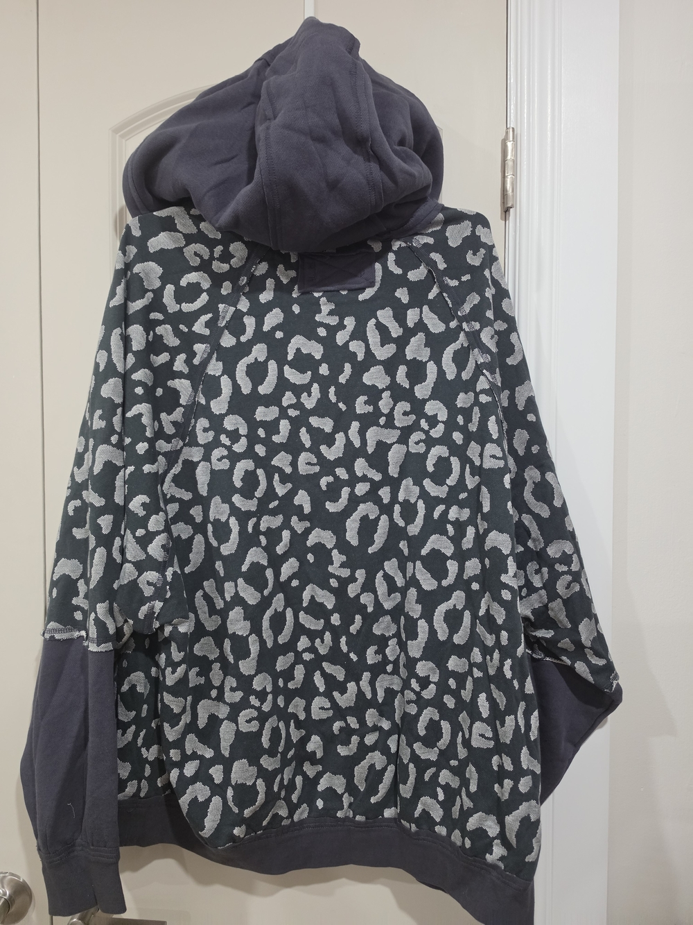 We The Free Meow Oversized Hoodie by Free People M NWT In Washed Black Combo - Picture 9 of 10
